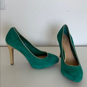 Suede green gold pumps 7